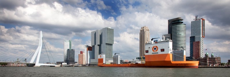 Dockwise Vanguard in Rotterdam