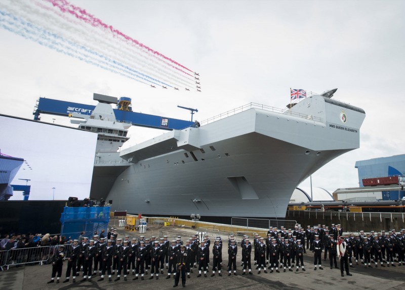 Britten bouwen vliegdekschip met vereende krachten