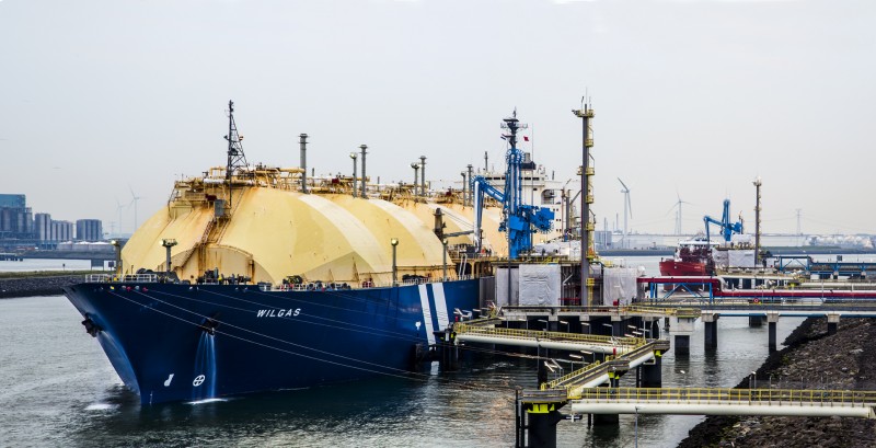 Gate terminal laadt twee kleinere LNG-tankers tegelijk