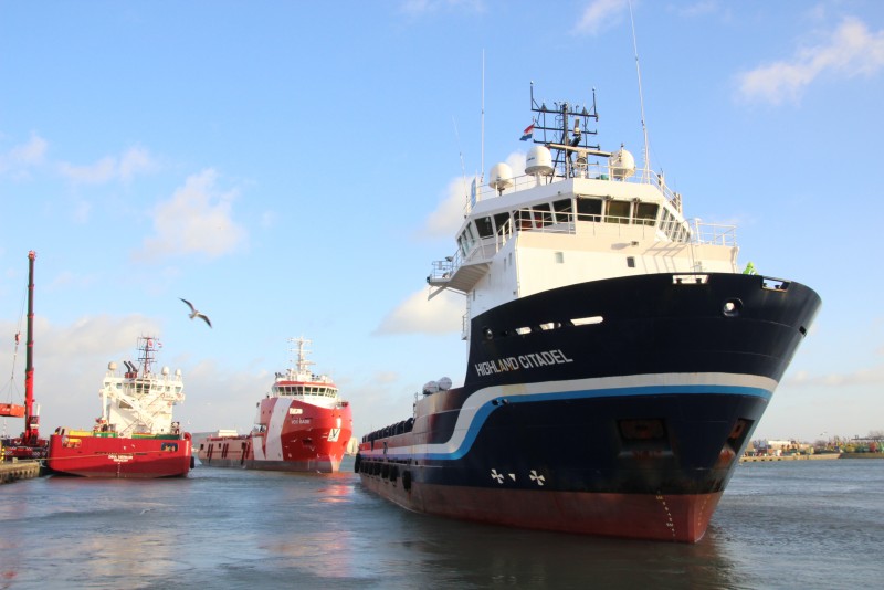 Offshorehaven Den Helder voelt de hete adem van IJmuiden