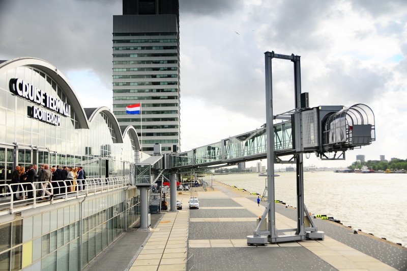 Aboutaleb opent vernieuwde Cruise Terminal Rotterdam