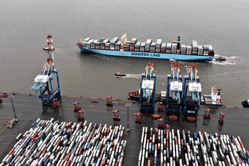 Lage tarieven drukken winst Maersk
