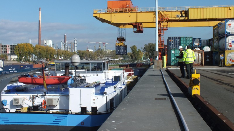Duitsland controleert vaker containers binnenvaart