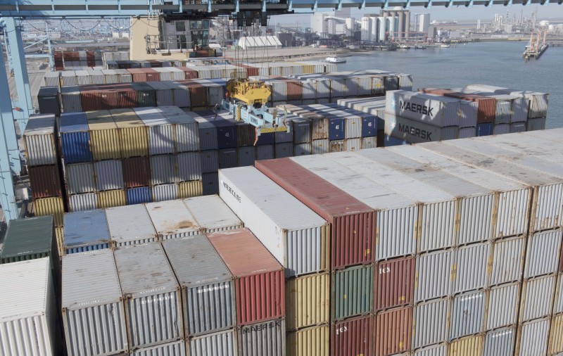'Toekomst haven Rotterdam allerminst gegarandeerd'