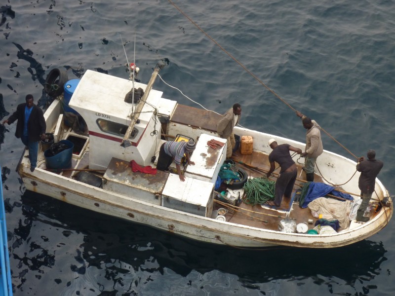 Anet redt zes vissers voor Angola