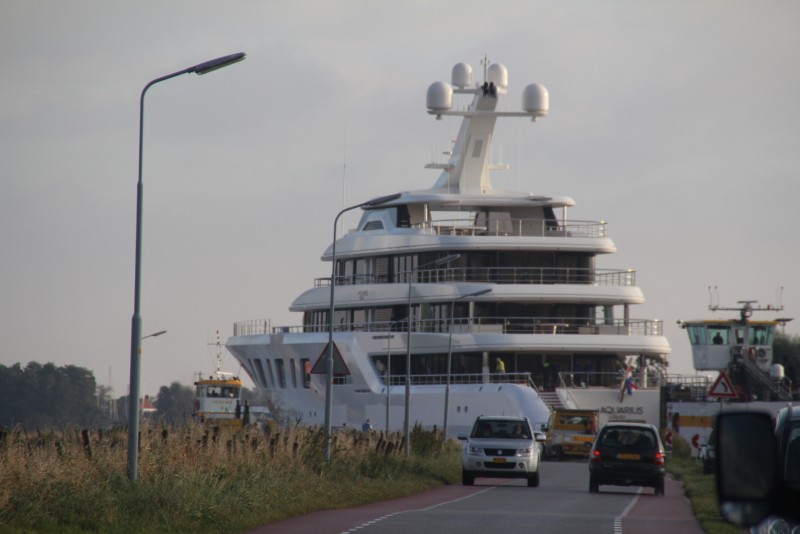 Megajacht Aquarius onderweg naar Rotterdam (video)