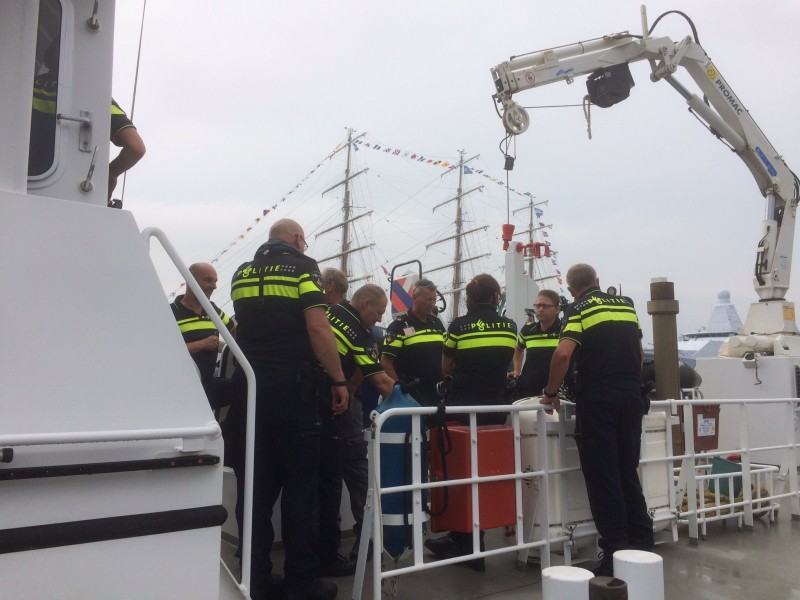 Boten opnieuw tegen de kant, geen politie op het water bij Sail Den Helder