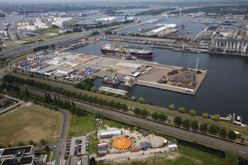 Amsterdam wil grootschalige woningbouw in havengebied