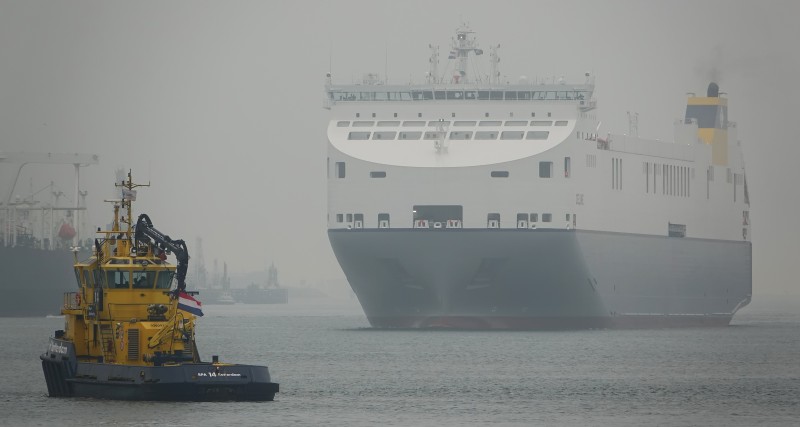 Grootste RoRo schip ter wereld in Rotterdam