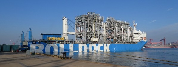 RollDock Shipping vervoert modules voor Shell Pernis