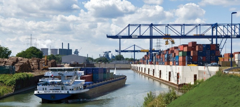 Duisburg: minder per schip, meer per spoor