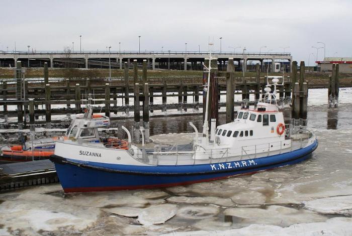 Historische reddingboten standby voor KNRM vanwege het ijs
