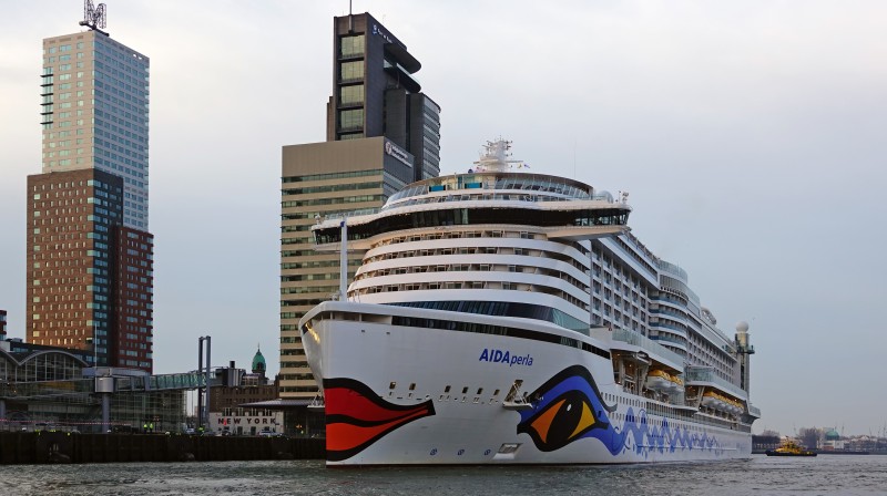 AIDAperla opent cruiseseizoen: iedere donderdag in Rotterdam (video)