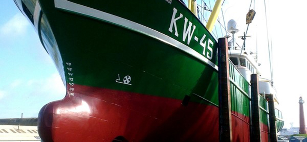 De KW 45 Anna Hendrika is bij Bakker Sliedrecht voorzien van een nieuwe besturing voor de vislierinstallatie. (Foto Bakker Sliedrecht)