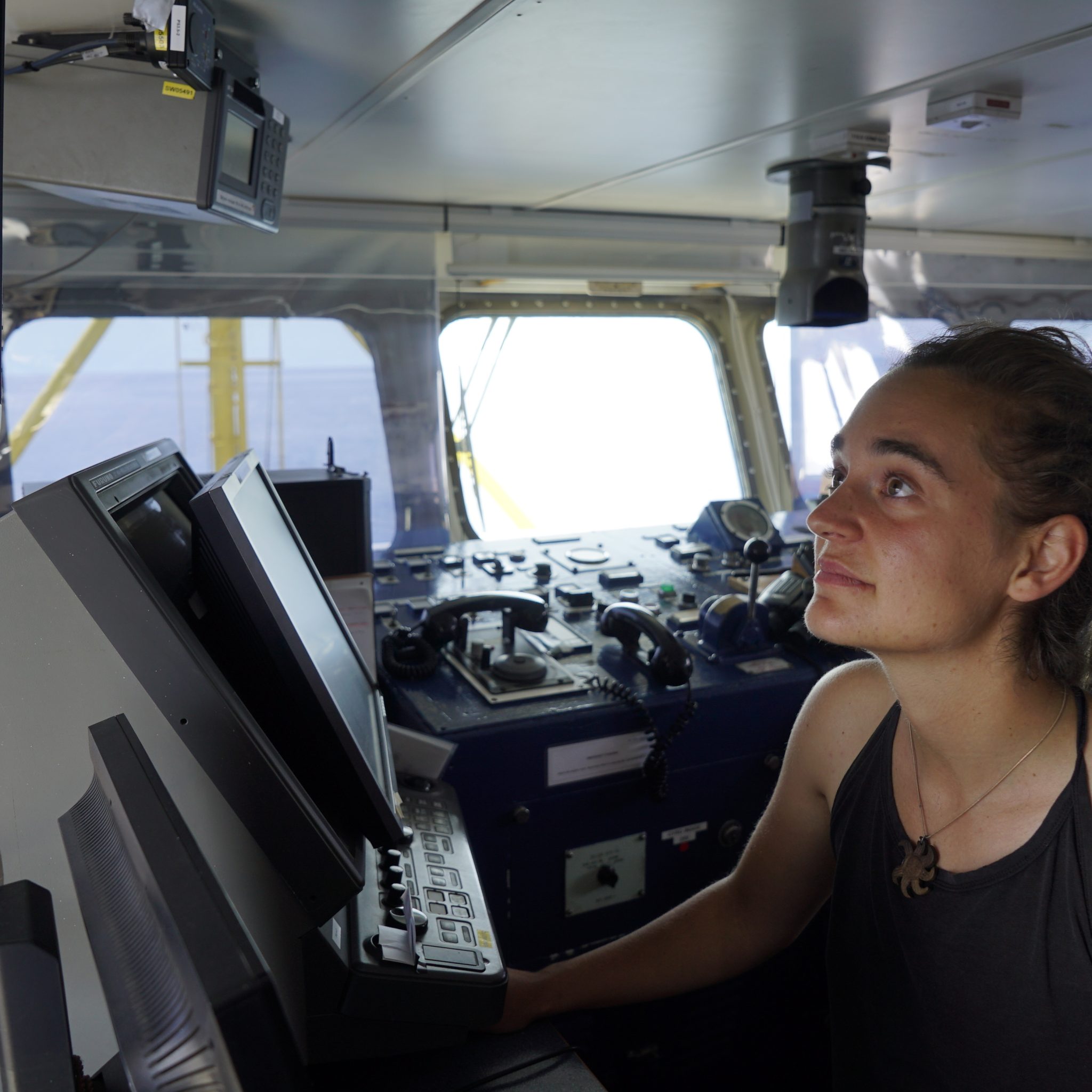 ‘Deze ontscheping had meer dan twee weken geleden moeten plaatsvinden en had gecoördineerd moeten worden in plaats van belemmerd door de autoriteiten’, zei kapitein Carola Rackete in een verklaring die vlak voor haar arrestatie is verzonden. (Foto Sea-Watch)