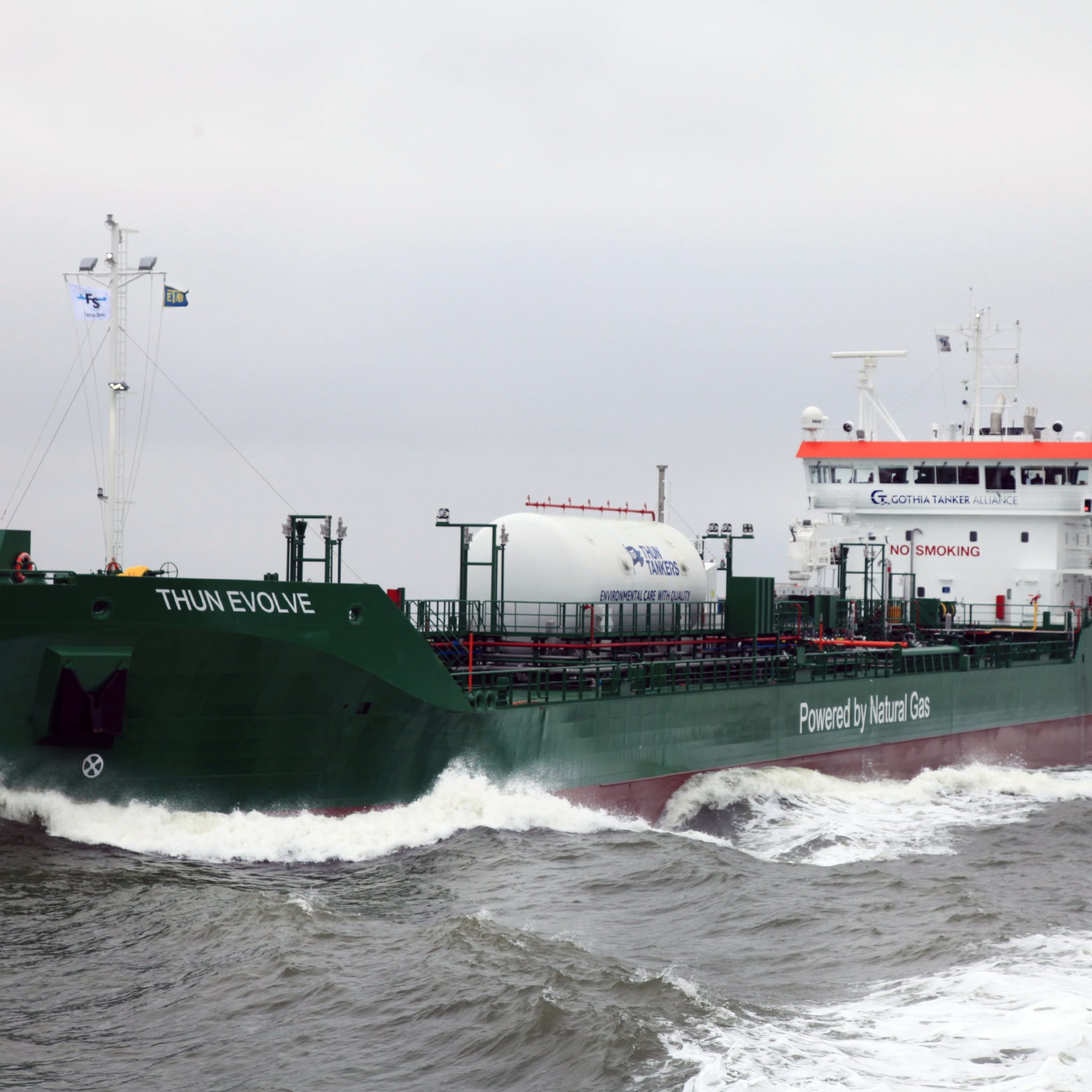 De Thun Evolve, vorig jaar mei opgeleverd door scheepswerf Ferus Smit in Westerbroek aan de Zweedse rederij Erik Thun AB, gaat varen op LNG en 10%.  (Archieffoto Henk Zuur)