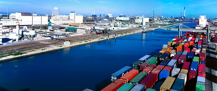 De CTM-containerterminal in de Mülhauhafen in Mannheim (foto Hafen Mannheim)