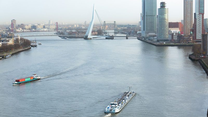 CCR: Deze pandemie heeft geleid tot een zeer zware economische en sociale crisis in de Rijn- en Europese binnenvaart. (Freek van Arkel/Foto Port of Rotterdam)