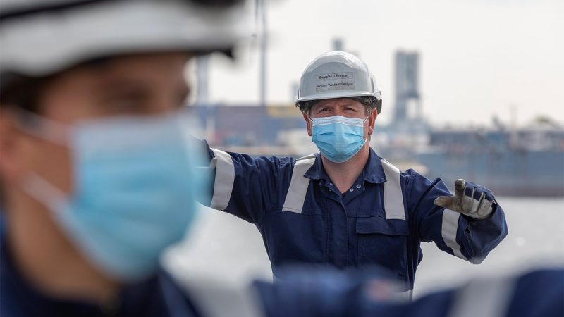 Doorwerkers in de North Sea Port tijdens de coronacrisis (foto North Sea Port)