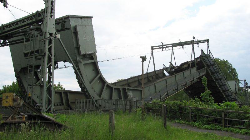 De spoorbrug (foto: Wikipedia)