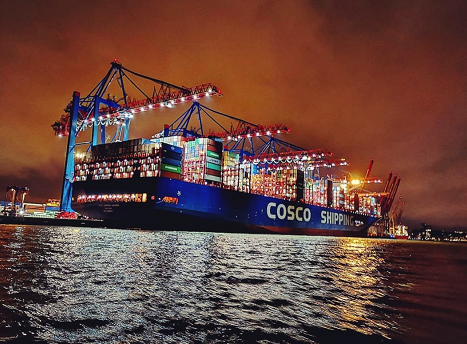 De kloof tussen Cosco en Maersk is net iets minder dan een miljoen teu. (Foto Cosco)