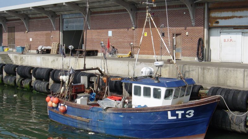 De haven van Lowestoft telt nog slechts een handvol kleine vissersbootjes. (Foto W.M. den Heijer)