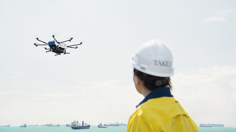 F-drones uit Singapore vervoeren de onderdelen naar klanten. (Foto Wilhelmsen)