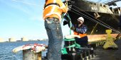 De slimme bolder is inmiddels bij wijze van proef geïnstalleerd op de kade van de Hutchison Ports ECT Delta terminal op de Maasvlakte. (Foto Havenbedrijf Rotterdam)