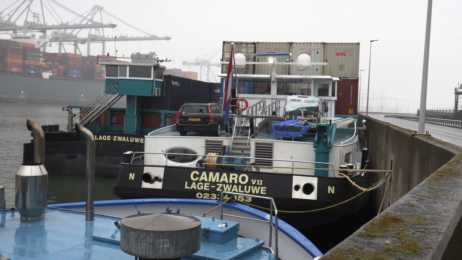 De Camaro VII ligt aangemeerd bij de Maasvlakte. (Foto Robin van den Bovenkamp)