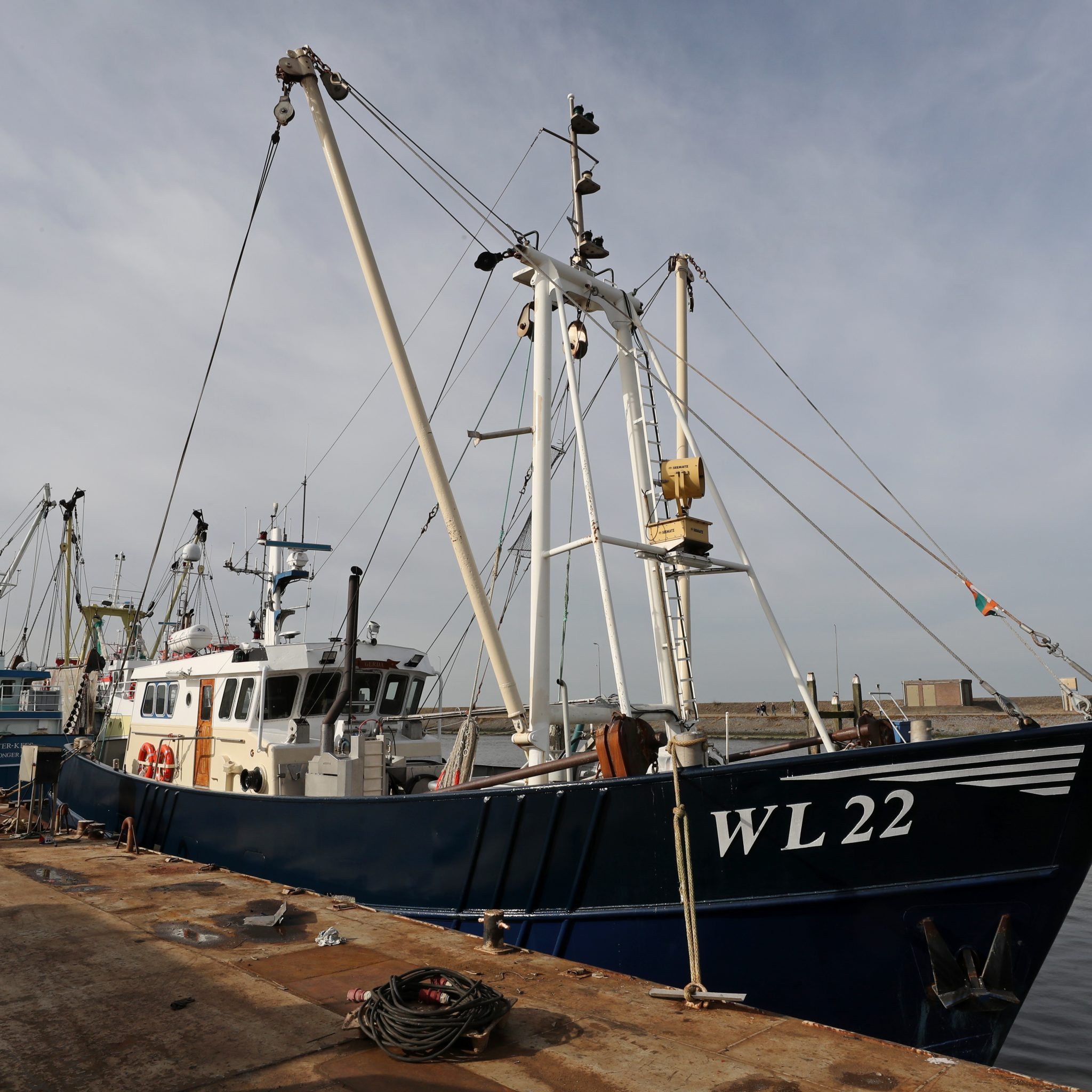 De WL-22 is in de haven van Lauwersoog flink onder handen genomen. (Foto Bram Pronk)
