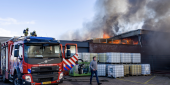 Grote brand aan de Beatrixhaven in Werkendam. © MaRicMedia / Marcel van Dorst