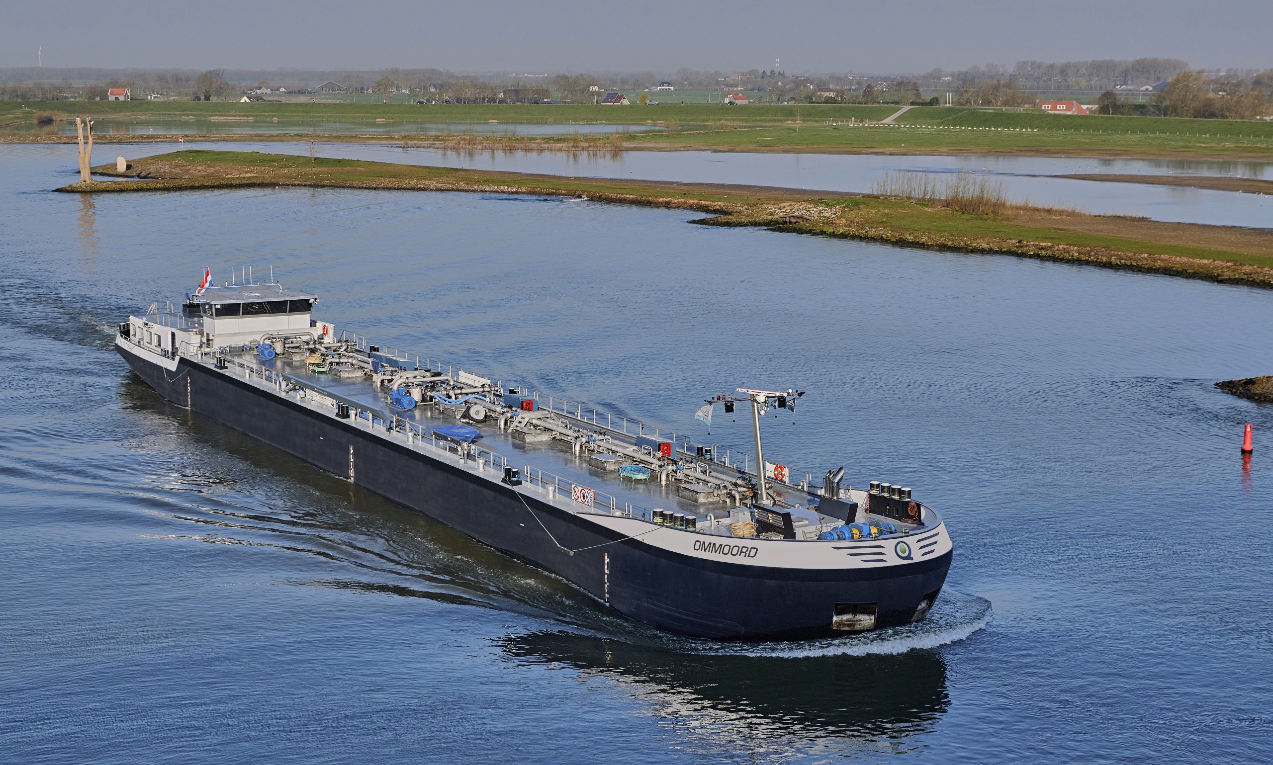 Het mts Ommoord is een van de schepen die voor Maaskade vaart met ongevaarlijke, vloeibare lading. (Foto Maaskade Bevrachters/Arie Jonkman)