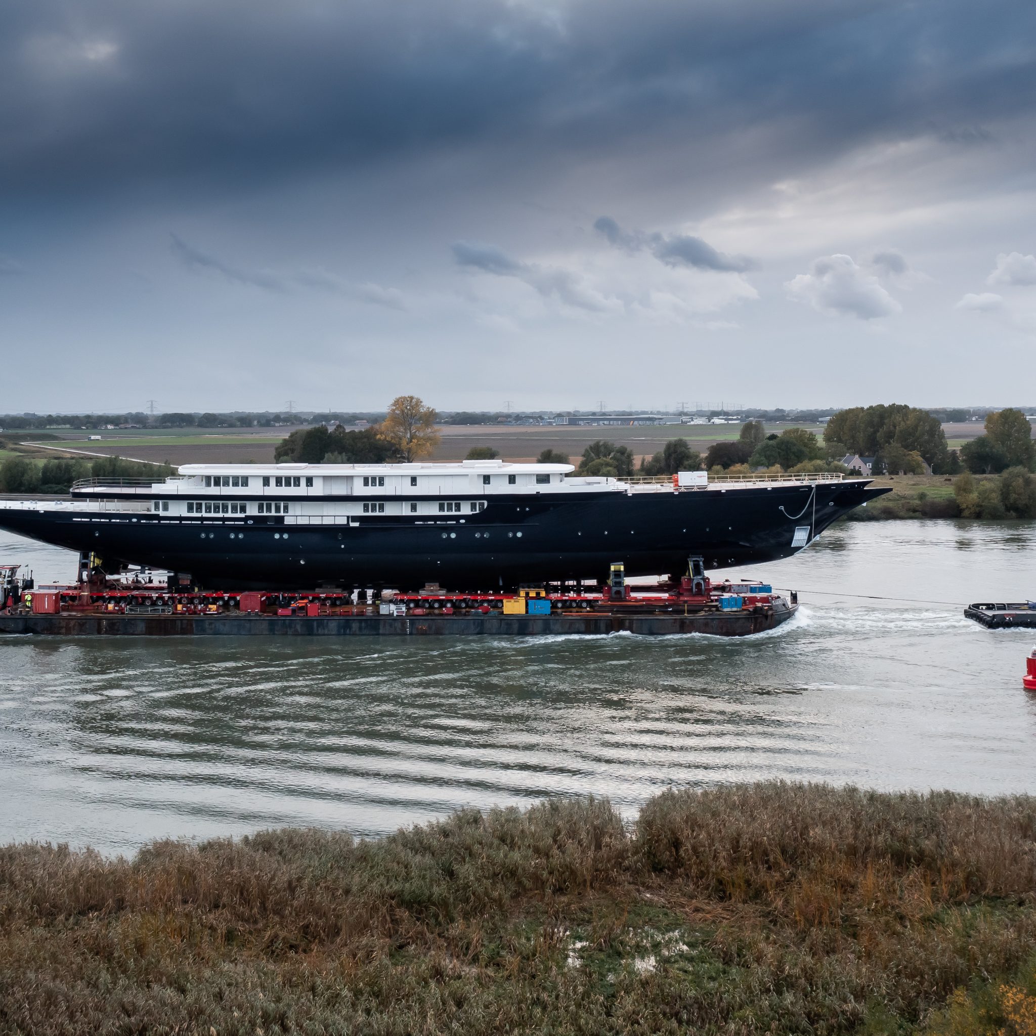 Het is met 127 meter straks het grootste superjacht ooit in Nederland gebouwd. (Foto Tom van Oossanen)
