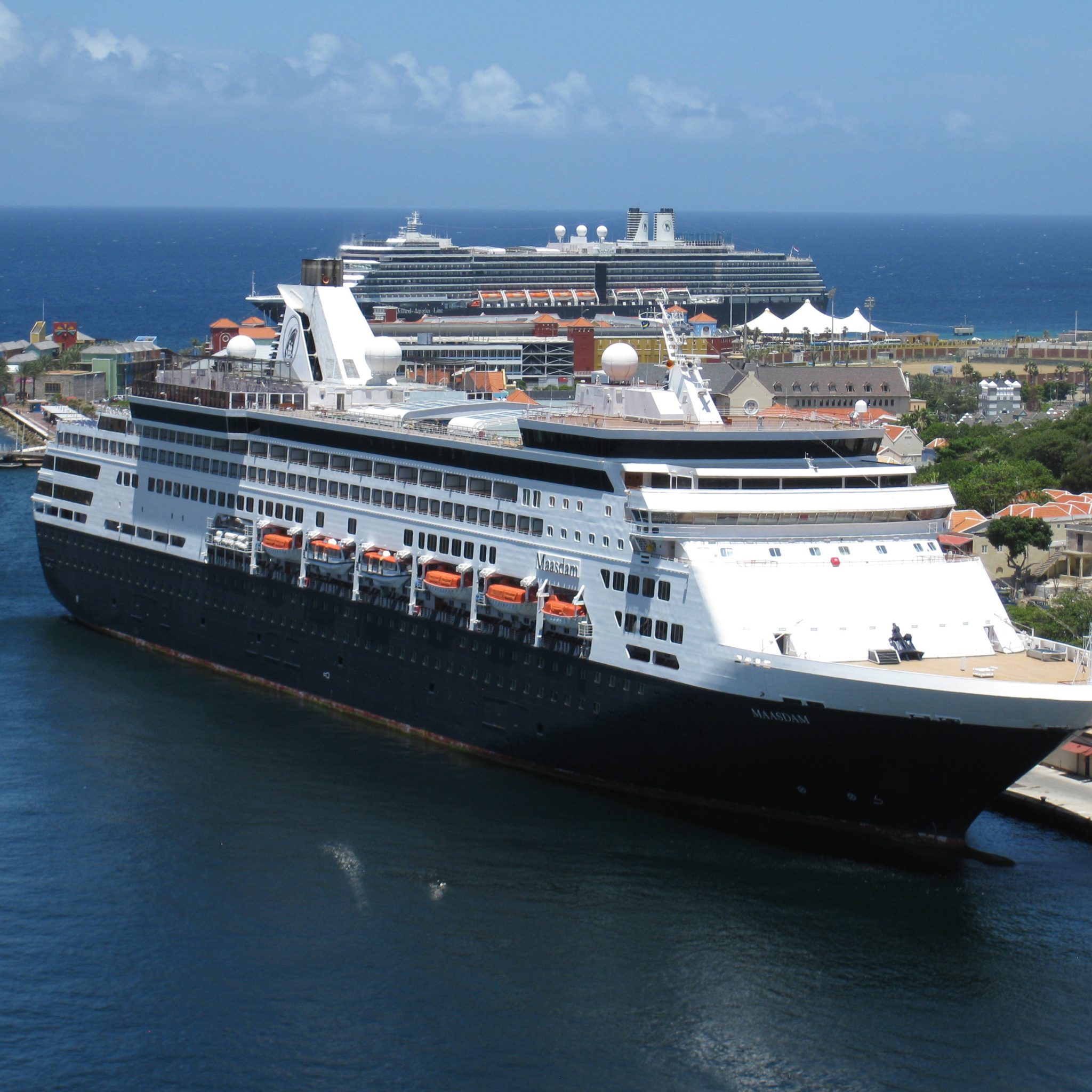 Grote cruisemaatschappijen lijken het eiland sinds het uitbreken van de Coronacrisis weer te herontdekken. (Foto CC)