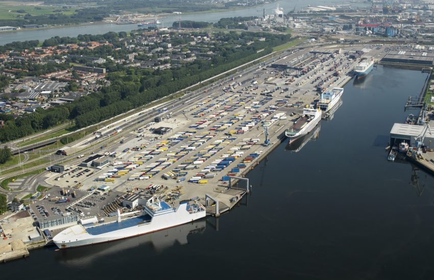 C.RO Ports Rotterdam terminal in Rozenburg. (Foto CLdN)