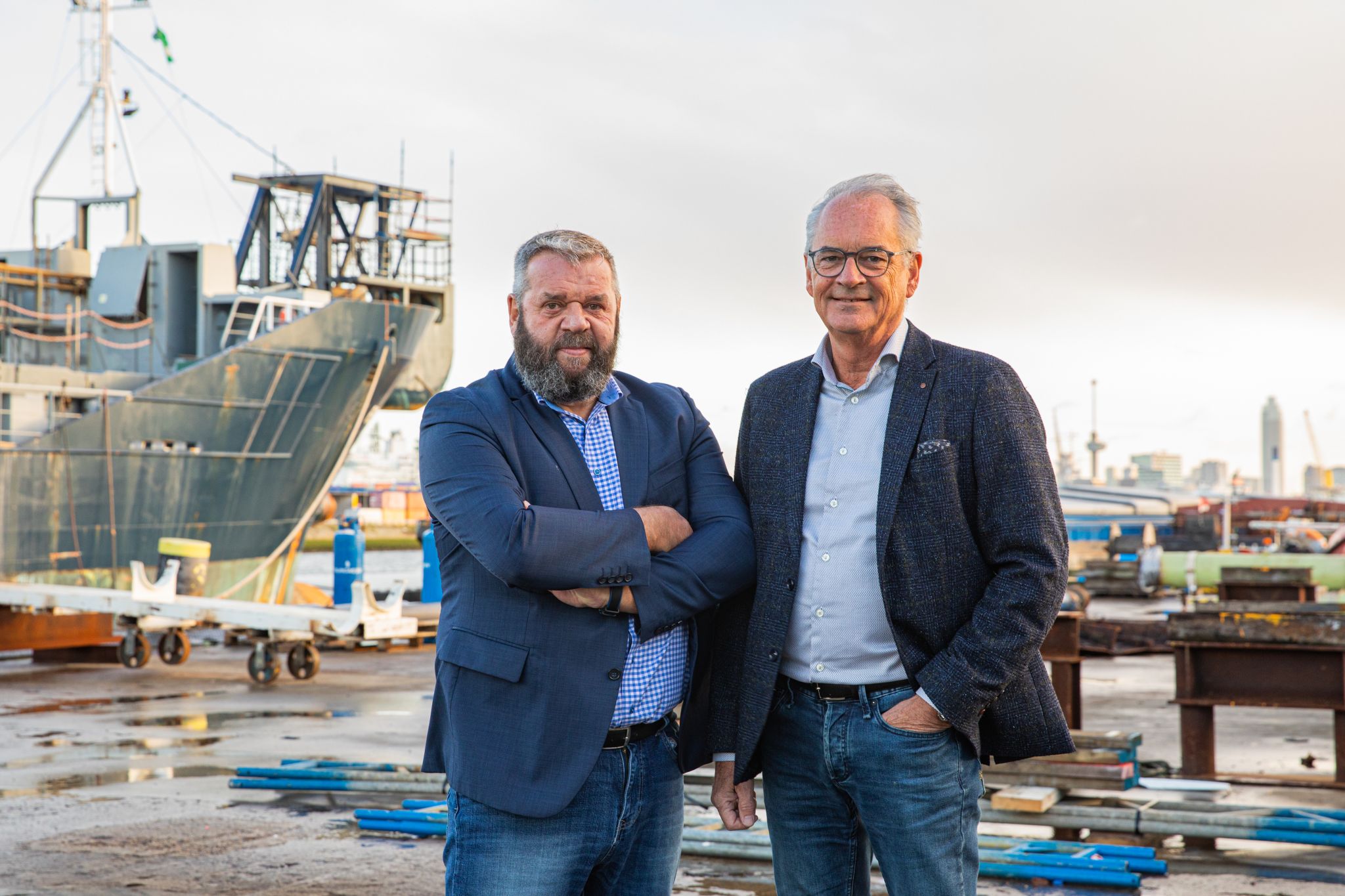 Leo Baks (links) en de nieuwe directeur Jan Kees Pilaar. (Foto LinkedIn / Rotterdam Ship Repair)