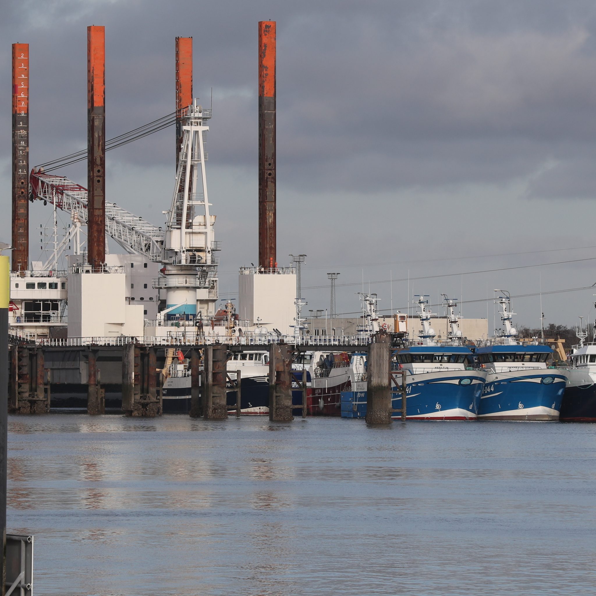 De buitenhaven in Vlissingen nu het domein van Engelse vlagkotters. (Foto Bram Pronk)