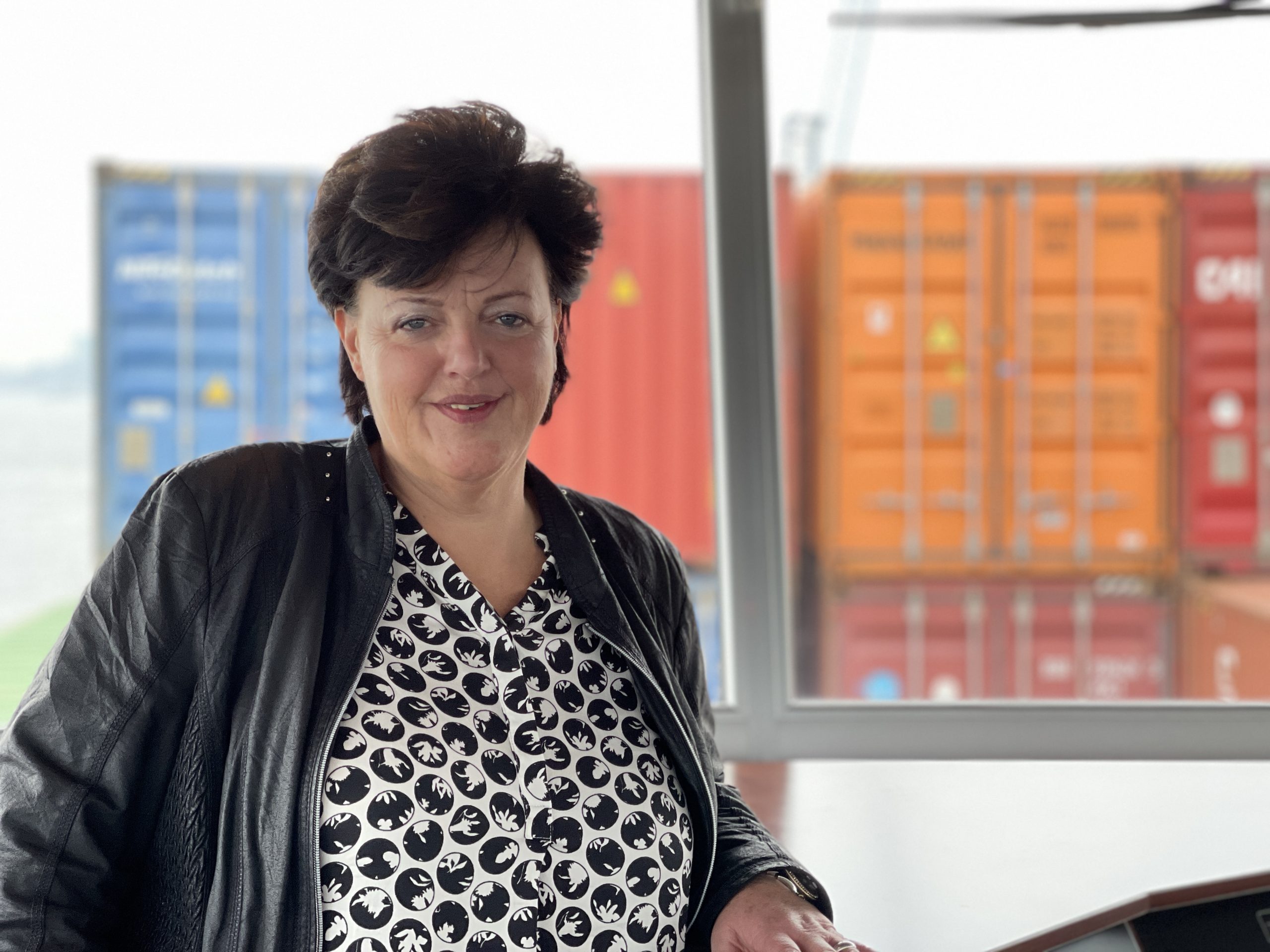 Jozien van der Waal is schadebehandelaar bij EOC. Haar standplaats is Zwijndrecht en zij geeft leiding aan twee andere schadebehandelaars. Ze werkt al 35 jaar als schadebehandelaar.