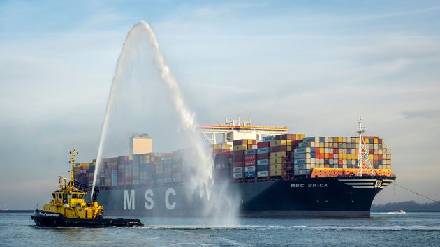 Aan boord van de MSC Erica zat de 15 miljoenste container. (Foto Havenbedrijf Rotterdam)