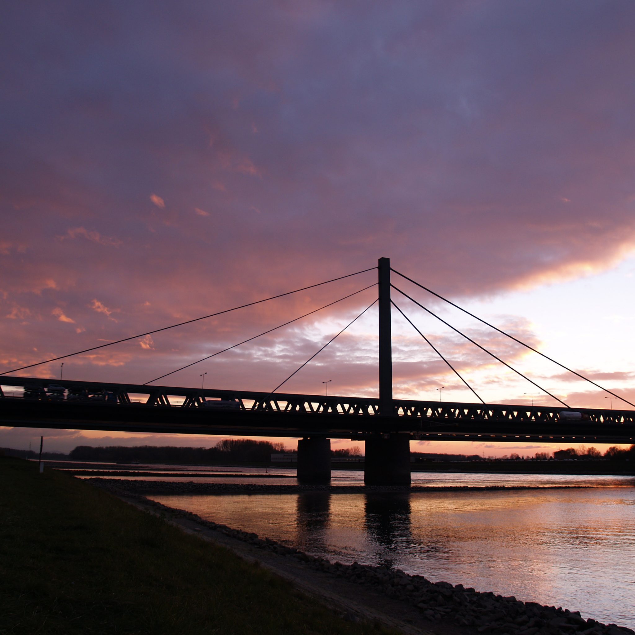 De Rijnbrug bij Maxau. (Foto Wikimedia)