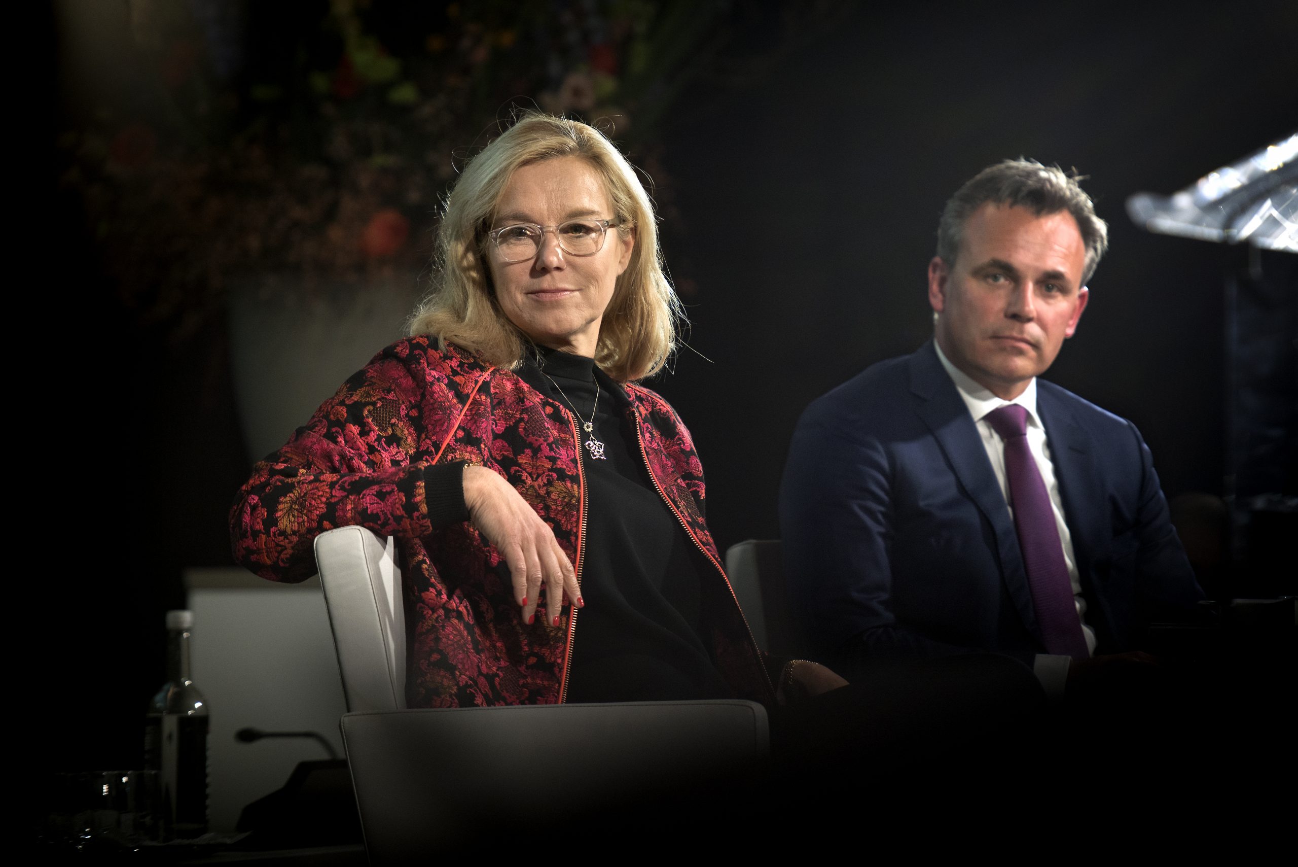 Mark Harbers naast Sigrid Kaag, waarmee hij samen in kabinet Rutte IV zal zitten. (Foto Wikimedia)