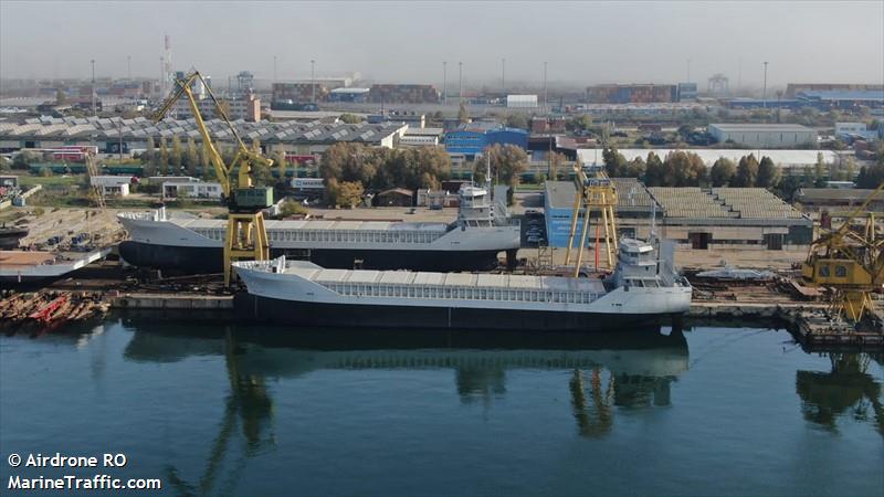 De Roemeense scheepswerf Orsova en de Nederlandse scheepsbouwer Veka Shipbuilding liggen al 12 jaar overhoop over de bouw van twee zeeschepen.