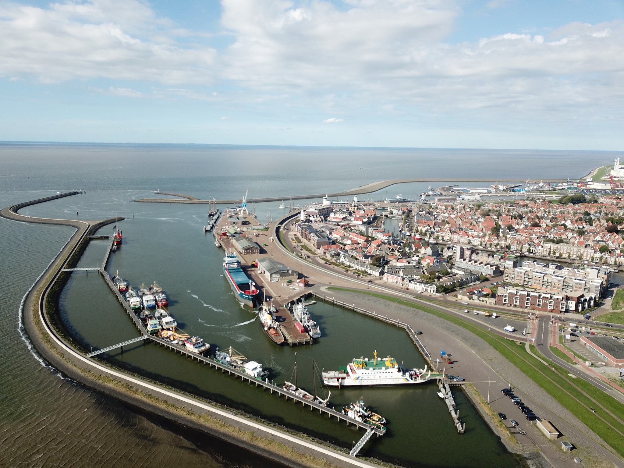 Luchtfoto van de haven van Harlingen. (Foto Port of Harlingen)
