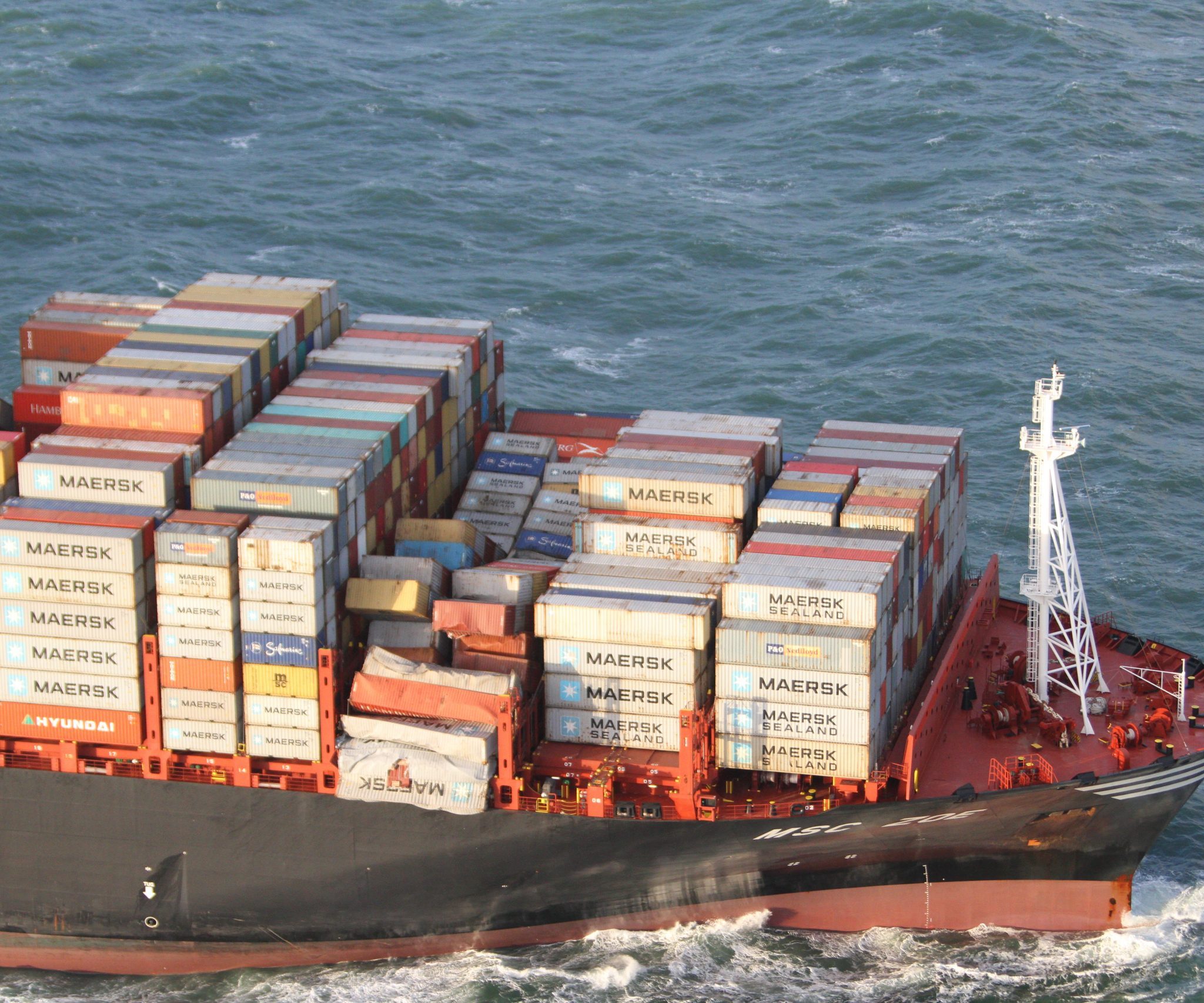 De eerste Kamervragen volgde na het enorme containerverlies van MSC Zoe. (Foto EPA)
