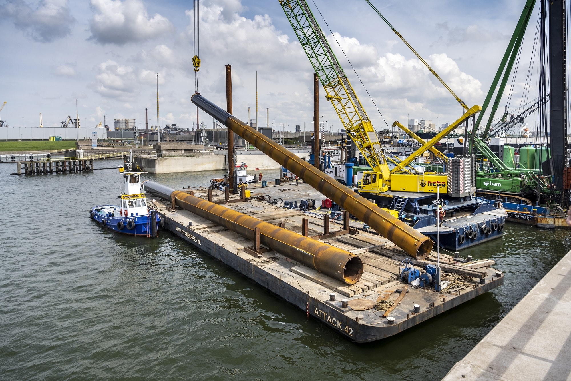 Beelden van de bouw van Zeesluis IJmuiden in mei 2021. (Foto Rijkswaterstaat)