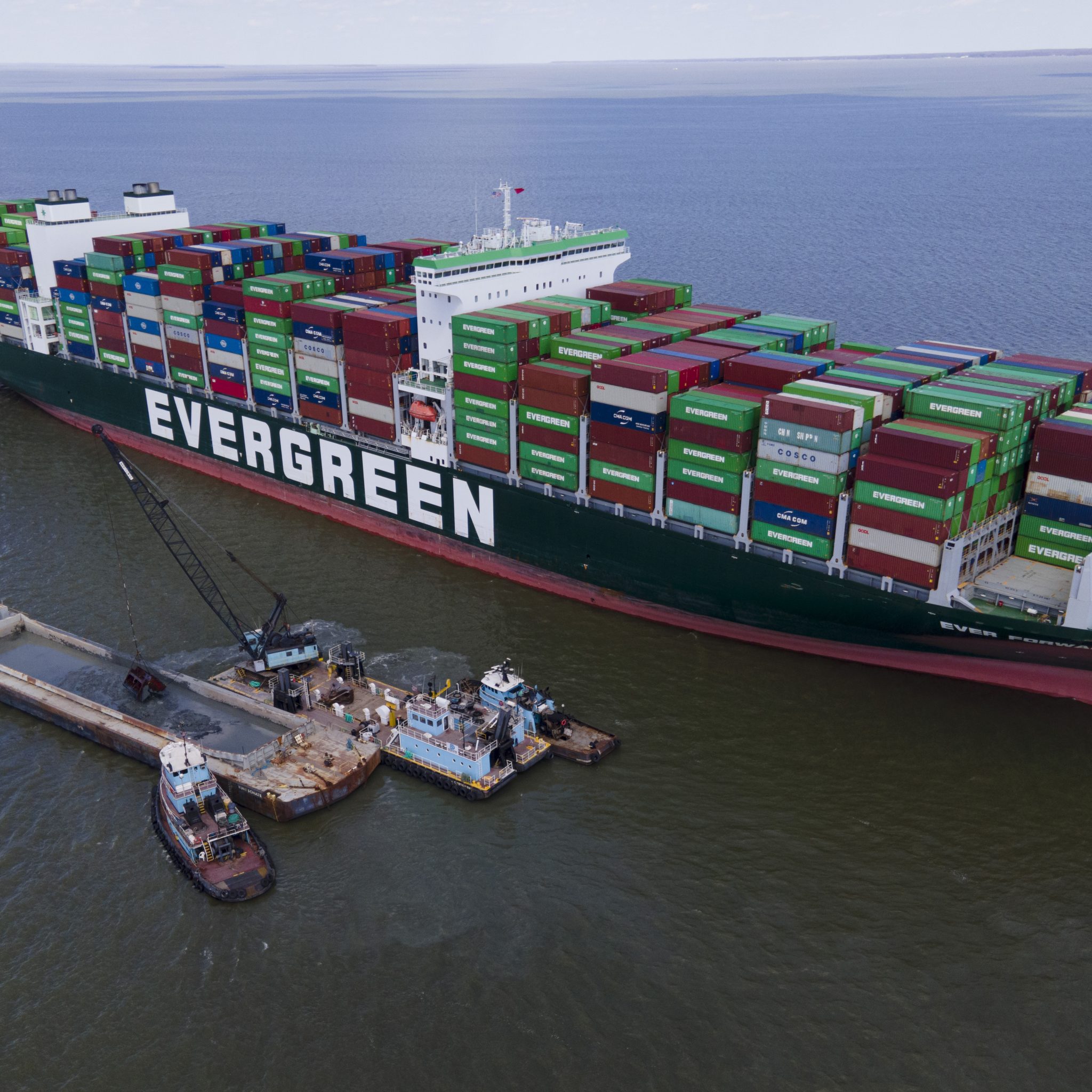 Ever Forward ligt sinds 13 maart vast voor de haven van Baltimore. (Foto AP)