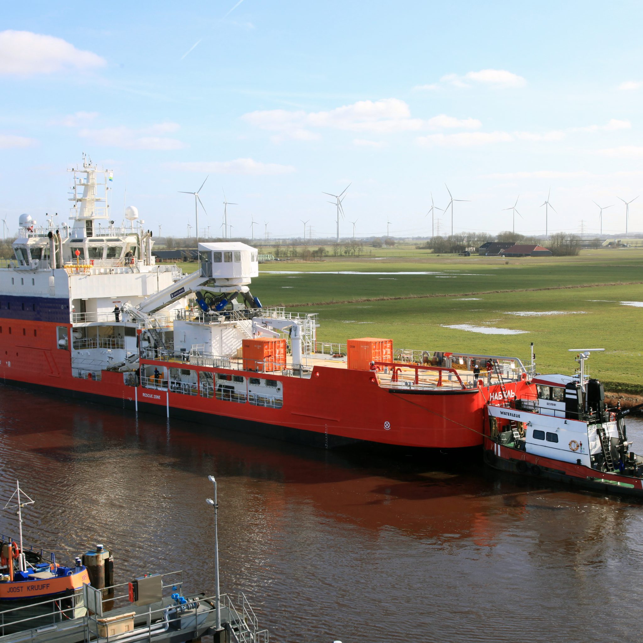 Juist woensdag 2 maart maakte de Nabil een proefvaart vanuit de haven van Delfzijl op de Eems. Woensdagavond voer het bij Borkum, de open zee op. (Foto Henk Zuur)