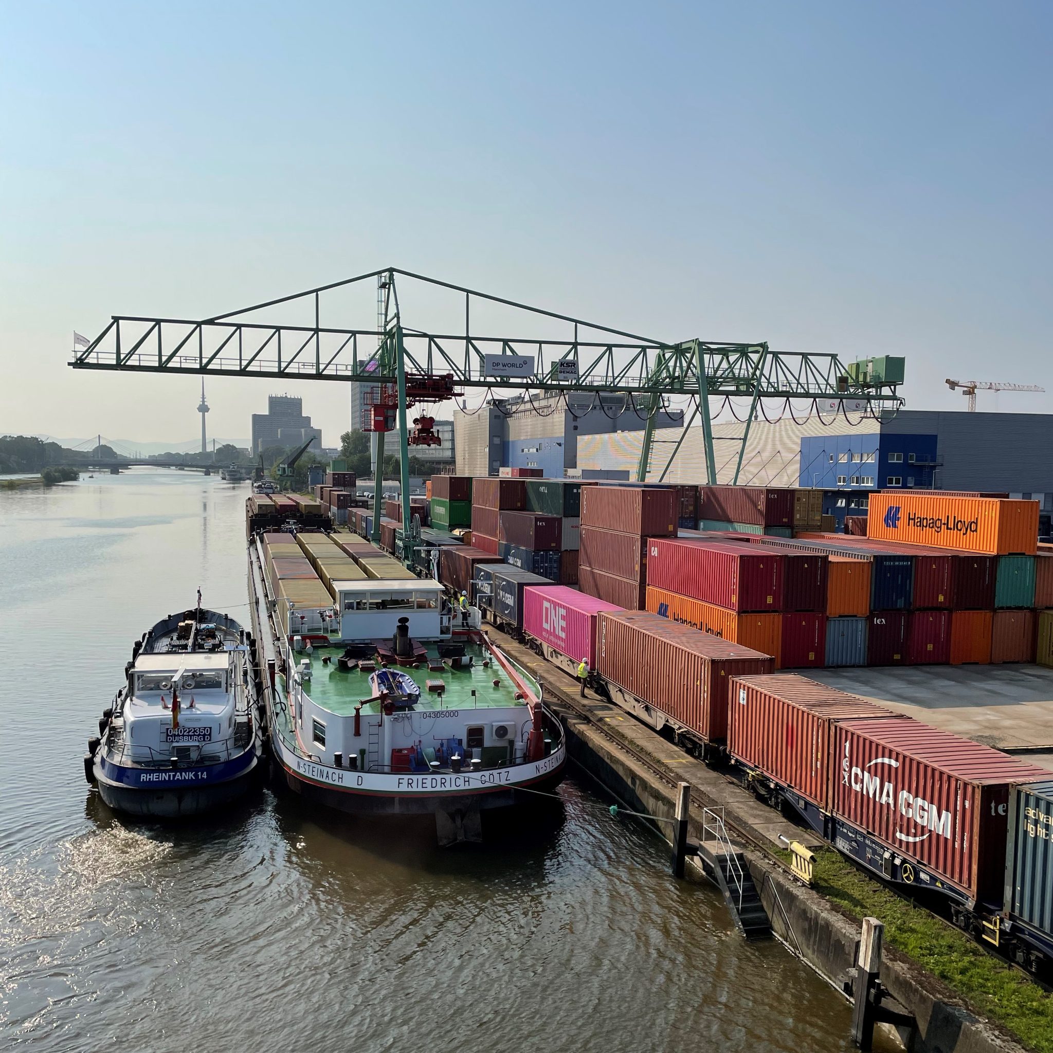 Over de Neckar wordt jaarlijks circa vijf miljoen ton goederen vervoerd. (Foto BDB)