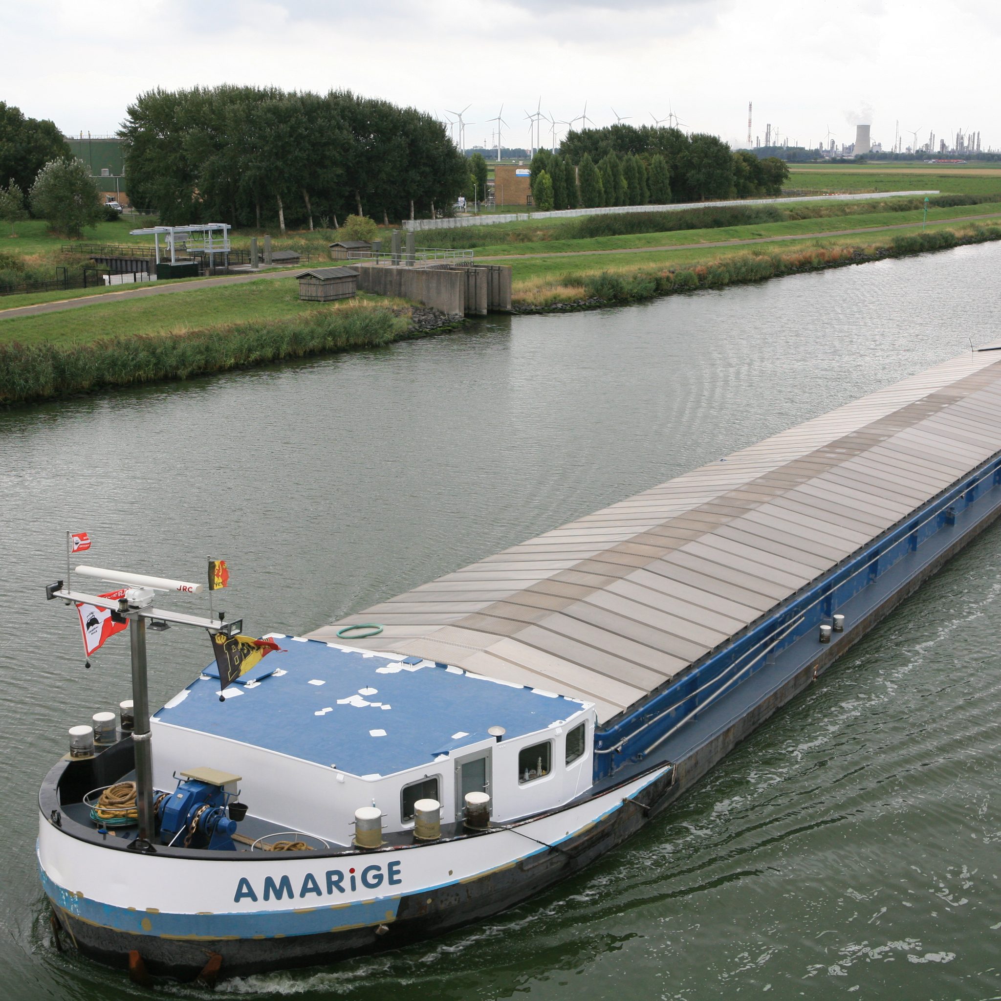De Amarige is na 23 jaar België weer onder Nederlandse vlag gebracht. (Foto A.M. van Dijk)