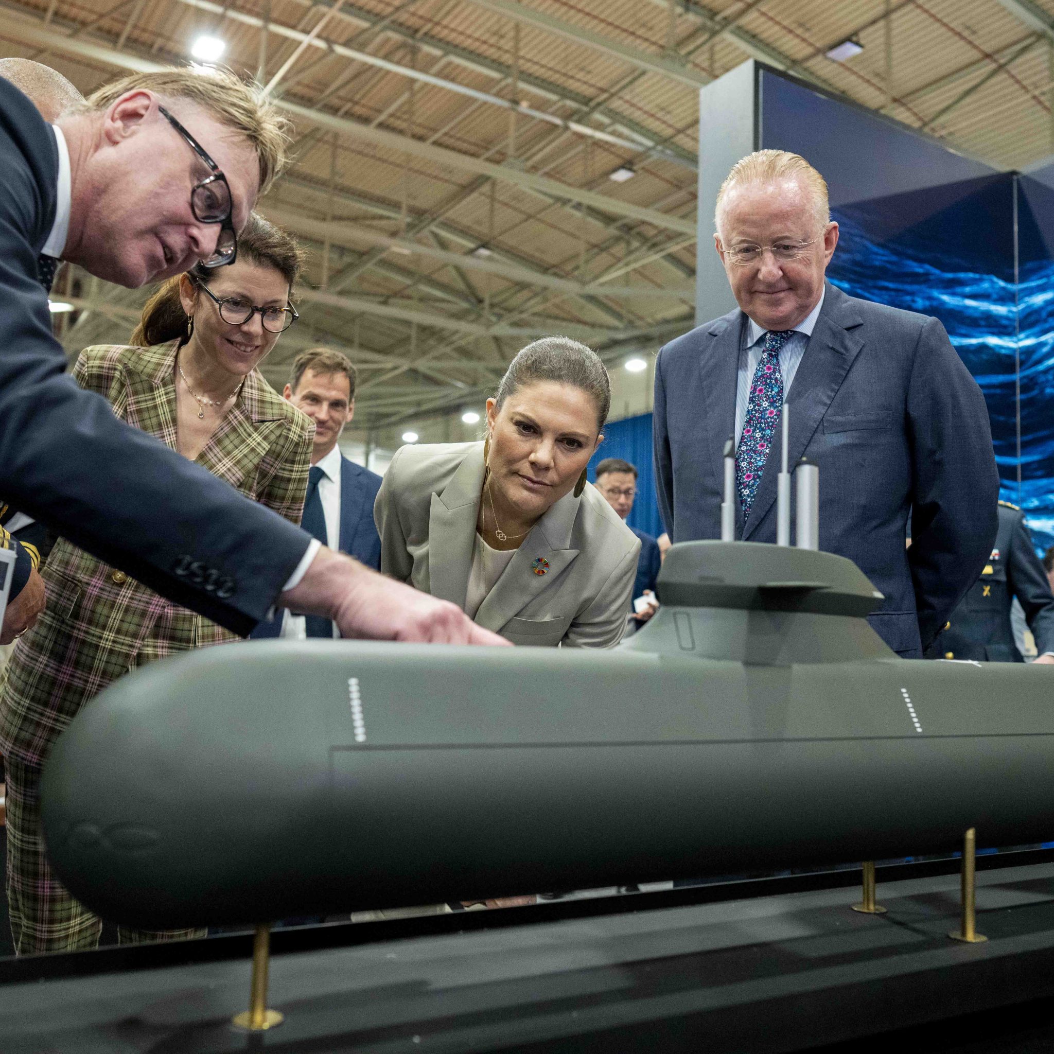 Kroonprinses Victoria van Zweden heeft een bezoek gebracht aan de stand van SAAB-Damen op de Undersea Defense Technology-vakbeurs in Ahoy in Rotterdam. (Foto Jerry Lampen)